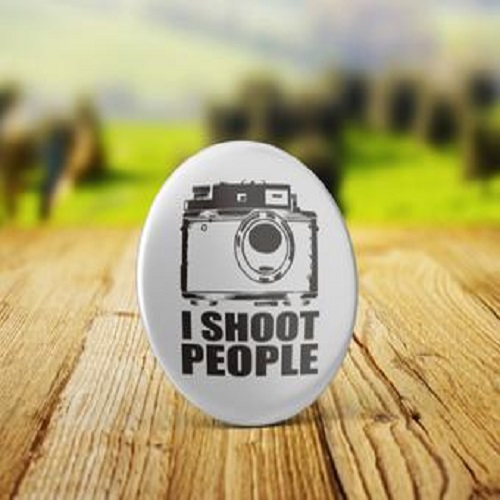 I Shoot People - 32mm Badge